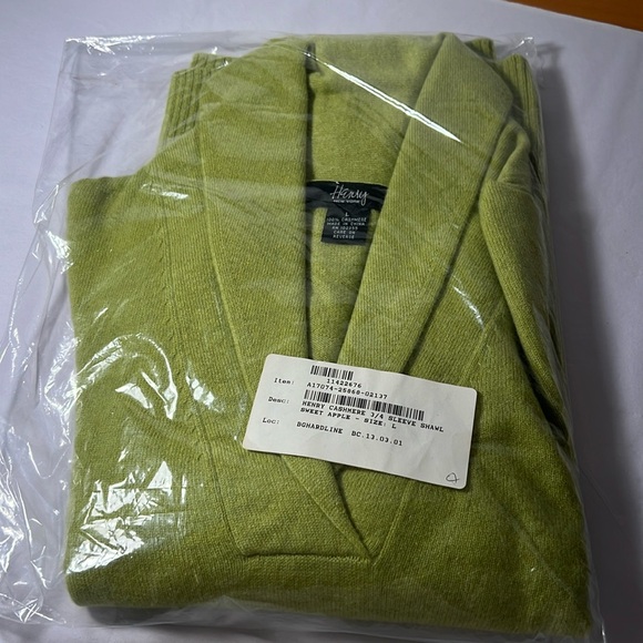 Henry New York Cashmere Sweater - Picture 2 of 5